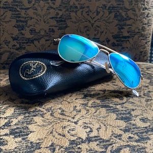 RAYBAN BLUE TINT GOLD METAL FRAME AVIATOR